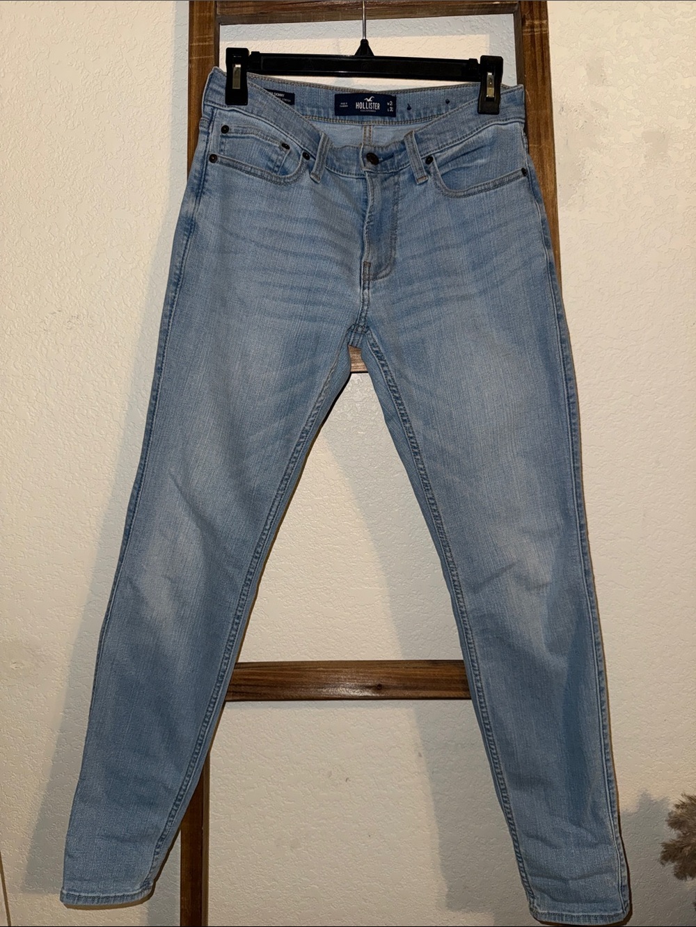 Hollister Women's Skinny Jeans Light Blue Wash size 29